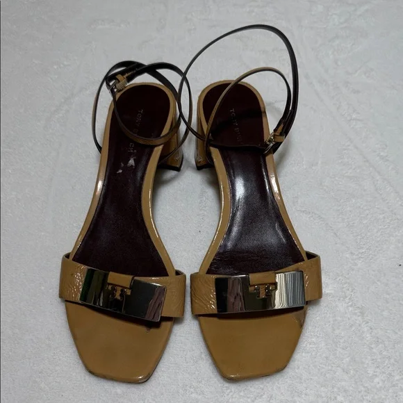 Tory Burch Gigi Tan Leather Ankle-Strap Sandals with Silver Logo Plate - Picture 2 of 7
